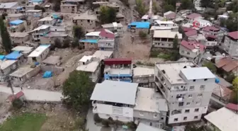 Bu okulda 'mavi önlük' geleneği sürdürülüyor