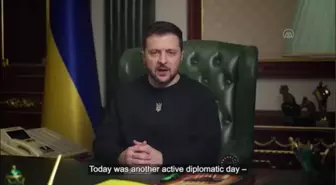 Zelenskiy: Rusya Noel'i Donbas'ta askerlerimizin ilerlemesini durdurmak için kullanmak istiyor