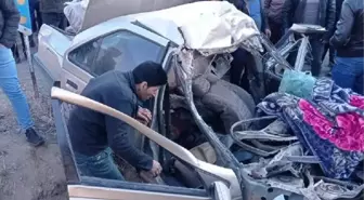 İRAN'DA TÜRK VATANDAŞLARI KAZA YAPTI 4 ÖLÜ, 1 YARALI