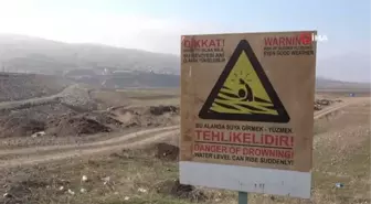Kuraklığın en net fotoğrafı: 'Suya girmek yasaktır' yazısı var, su yok