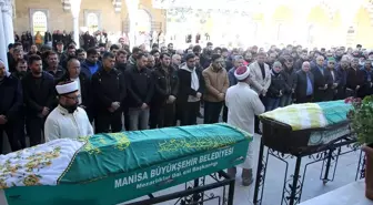 Kazada yaşamını yitiren abla-kardeş son yolculuğuna uğurlandı