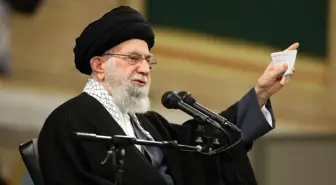 İran lideri Hamaney'den göstericilere 'ihanet' suçlaması Açıklaması