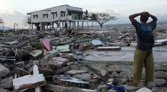 Son Dakika: Endonezya'da 7.7 büyüklüğünde deprem! Tsunami uyarısı yapıldı