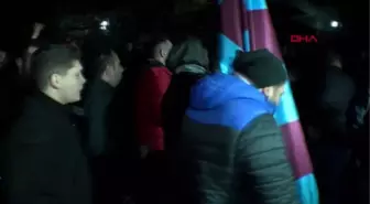 SPOR Abdullah Avcı'ya evi önünde taraftar desteği