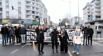 TREN KAZASI DAVASINDA 12'NCİ DURUŞMA; KIZININ KANLI PANTOLONUNU GÖSTERDİ