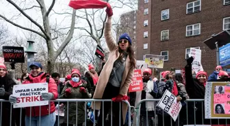 ABD'nin New York Kentinde Hemşireler Çalışma Koşullarını Protesto Etmek İçin Grevde