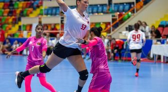 Milli hentbolcu Ayşenur Sormaz, İtalya'nın Ferrara takımına transfer oldu