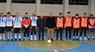 Dostluk, Empati ve Farkındalık maçının başlama vuruşunu Kaymakam Öztürk ve Başkan Yılmaz yaptı