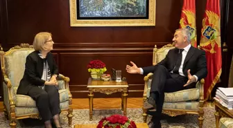 Karadağ'dan, Türkiye'nin Podgorica Büyükelçisi Ozan'a üstün hizmet madalyası