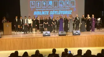 Usta sanatçılar ve öğrenciler sahnede düet yaptı