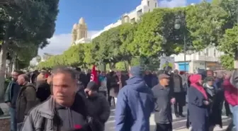 Yasemin Devrimi'nin 12'nci yıl dönümünde Tunuslular Habib Burgiba Caddesi'ne girdi (2)