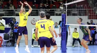 AXA Sigorta Efeler Ligi: Fenerbahçe HDI Sigorta: 3 Bursa Büyükşehir Belediye Spor: 1
