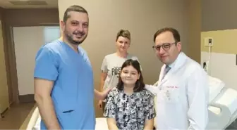 DOĞUŞTAN İDRAR KAÇIRMA SORUNU OLAN 12 YAŞINDAKİ LANA, TÜRKİYE'DE SAĞLIĞINA KAVUŞTU