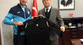 Sınıf öğretmeni Süper Lig yardımcı hakemliğine yükseldi