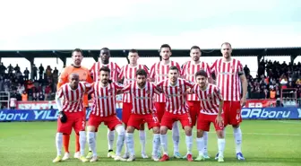 Ümraniyespor'da Serkan Kırıntılı ve Del Valle kadro dışı bırakıldı