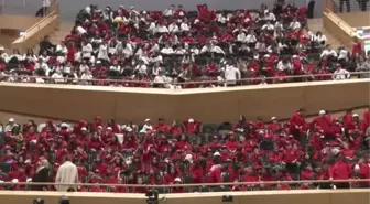 2023 çocuk, Cumhurbaşkanlığı Senfoni Orkestrası Konser Salonu'nda şarkıları seslendirdi