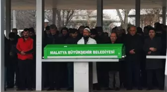 5 AYLIK HAMİLE ESENGÜL İLE ONU ÖLDÜRÜP İNTİHAR EDEN EŞİ TOPRAĞA VERİLDİ