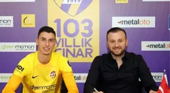 Berke Özer, Eyüpspor'a imzayı attı, Ümraniyespor'a kiralandı
