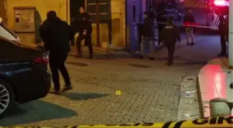 İSTANBUL-KAĞITHANE'DE MASKELİ KİŞİLERDEN KIRAATHANEYE SİLAHLI SALDIRI: 3 KİŞİ YARALANDI