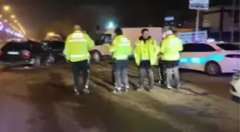 ŞANLIURFA - Minibüs ile otomobilin çarpıştığı kazada 7 kişi yaralandı