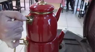 Milli Eğitim Müdürü Aşçı, öğrencilerin sosyal medyadan 'kahvaltı' davetini geri çevirmedi