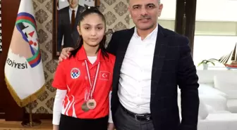 Başkan Söğüt şampiyonları ağırladı