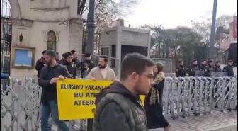 İsveç'te Kur'an-ı Kerim yakılması protesto edildi