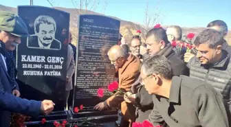 Mezarı Başında Kamer Genç'i Anan Özgür Özel: 'Tayyip Erdoğan, Cumhurbaşkanı Olarak Tunceli'ye Bir Kez Bile Gelmedi'