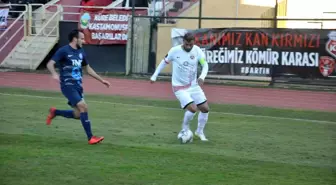 TFF 2. Lig: GMG Kastamonuspor: 4 Sarıyer: 1