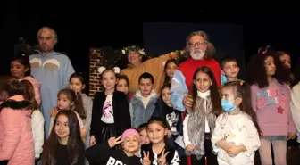 Aydın Büyükşehir Belediyesi Şehir Tiyatrosu Çocuklarla Buluştu