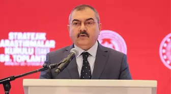 KOM Daire Başkanı Mahmut Çorumlu, KOM Stratejik Araştırmalar Kurulu Toplantısı'nda konuştu