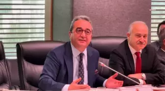 Bülent Tezcan: 'Başını Örtmesi ya da Örtmemesi İkisi Birlikte Güvence Altına Alınmak Zorunda'