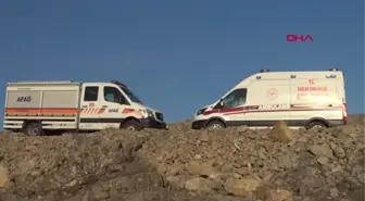 HAFİF TİCARİ ARAÇ 300 METRE YÜKSEKLİKTEN UÇURUMA DÜŞTÜ: 1 ÖLÜ