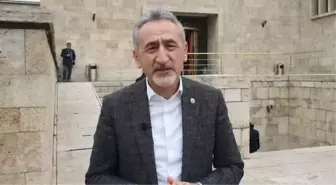 Mustafa Adıgüzel'den Şenel Yediyıldız'a: 'Yaptığın Hataya, Ettiğin Çirkin Cümleye Bir de Orduluları Alet Etmeye Kalkma Bırak Bu Ayakları'