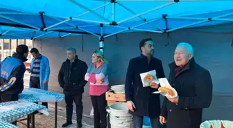 Başkan Yılmaz, vatandaşların kandilini kutlayıp, lokma dağıttı