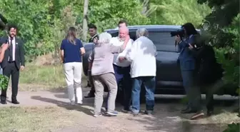 MONTEVİDEO - Uruguay'da bulunan Brezilya Devlet Başkanı Lula, 'Pepe'nin mavi Vosvos'una bindi