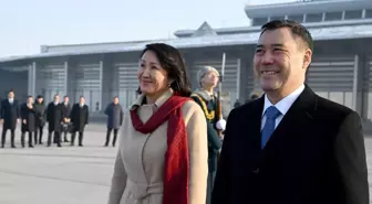 Özbekistan Cumhurbaşkanı Mirziyoyev, Kırgızistan'da Ata-Beyit Kompleksi'ni ziyaret etti