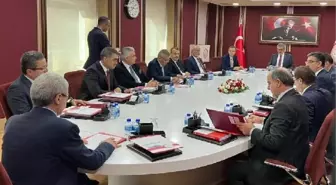 YSK'ye seçilen 5 üye yemin ederek göreve başladı