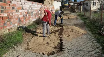 Çetin Akın, Turgutlu'da Yağıştan Etkilenen Bölgelerdeki Çalışmaları İnceledi