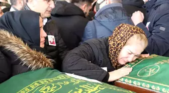 Eski milli futbolcu Ümit Özat'ın babası Ali Özat son yolculuğuna uğurlandı