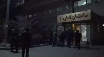 İran Dışişleri Bakanı Abdullahiyan, Azerbaycan'ın Büyükelçiliğine yönelik saldırıda yaralananları ziyaret etti (2)