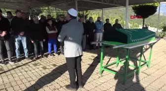 Bebeği doğduğu gün hayatını kaybeden okul müdürü toprağa verildi