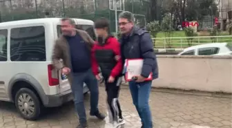 ANNESİNİ DARBEDEN AĞABEYİNİ BIÇAKLAYARAK ÖLDÜRDÜ