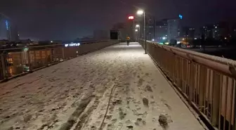 İstanbul'da beklenen kar yağışı başladı