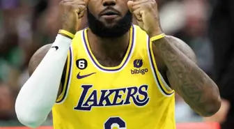 LeBron James triple-double yaptı, Lakers iki maç sonra kazandı