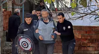 Kendini odaya kilitledi, dışarı çıkmak için muhtardan 'seçim sandığı' istedi