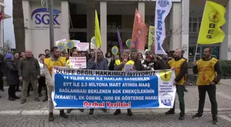 Bes İzmir Şubesi'nden Sgk Binası Önünde Eylem: 'Gece Gündüz Demeden Çalışan Sgk Emekçisi Artık Yeter Diyor'