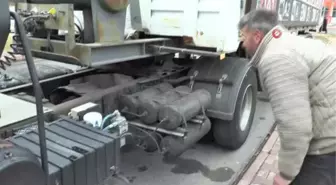 Direksiyon Eğitmeni Şeref Eroğlu: 'Büyük araçlarda buzlu yolda fren çok kullanılmamalı'