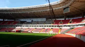 Eskişehirspor'dan 48 saatte 12 transfer