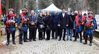 Başkan Özcan, Demirci Mehmet Efe'yi vefatının 62'nci yılında unutmadı